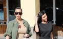 Πώς στηρίζει η Kim Kardashian τον Kanye West; [photos] - Φωτογραφία 3