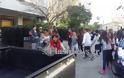 Μαθητές κάνουν γυμναστική και διάλειμμα... στον δρόμο στο Ηράκλειο! - Φωτογραφία 3