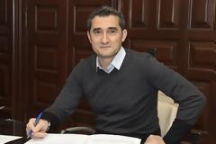 Η ΚΑΛΥΤΕΡΗ... ΑΠΑΝΤΗΣΗ ΣΤΑ ΣΕΝΑΡΙΑ ΓΙΑ ΒΑΛΒΕΡΔΕ! (PHOTOS)