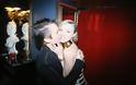 Ο Matt Bellamy από τους Muse φιλάει την κοπέλα του μπροστά σε όλους... [photos] - Φωτογραφία 2