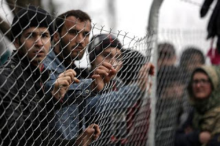 Μόλις 84 πρόσφυγες πέρασαν το τελευταίο 12ωρο από την Ειδομένη στα Σκόπια - Φωτογραφία 1