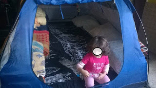 ΣΥΓΚΛΟΝΙΖΕΙ: Δείτε τι έκανε ο μη κερδοσκοπικός οργανισμός Ελλήνων οικογένεια σε μια άστεγη οικογένεια με δυο παιδάκια [photos] - Φωτογραφία 1