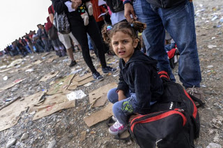 Economist: Ανησυχία για άλλους 200.000 πρόσφυγες στην Ελλάδα μόνο το Μάρτιο... - Φωτογραφία 1
