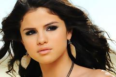 Δείτε πως πήγε η Selena Gomez στο αεροδρόμιο... [photos]