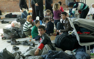 Στις 5.000 οι προσλήψεις σε δήμους και κέντρα φιλοξενίας προσφύγων - Φωτογραφία 1