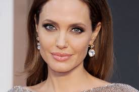 Δείτε τι φοράει η 9χρονη κόρη της Angelina Jolie... [photos] - Φωτογραφία 1