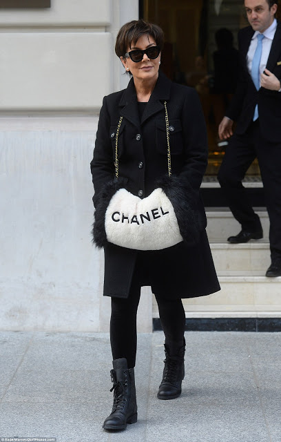 Η Kris Jenner εμφανίστηκε περήφανη στο show του οίκου Chanel... [photos] - Φωτογραφία 2