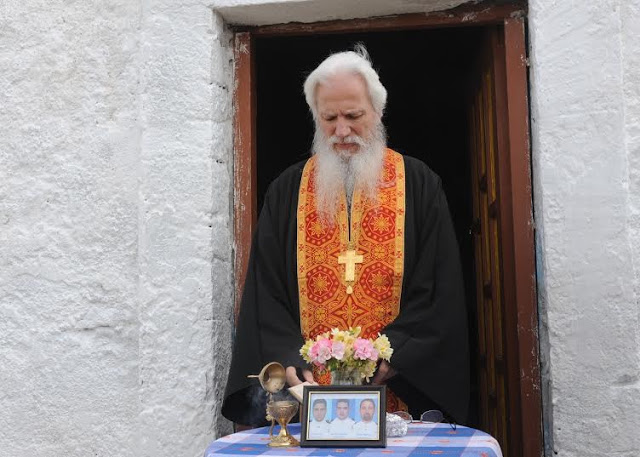 Παρουσία ΥΕΘΑ Πάνου Καμμένου στην επιμνημόσυνη δέηση για τους πεσόντες Αξιωματικούς του Πολεμικού Ναυτικού στη νήσο Κίναρο - Φωτογραφία 5