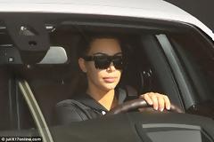 Η Kim Kardashian έχει πλακωθεί στη γυμναστική. Ιδού ποιο είναι το κίνητρο της... [photos]