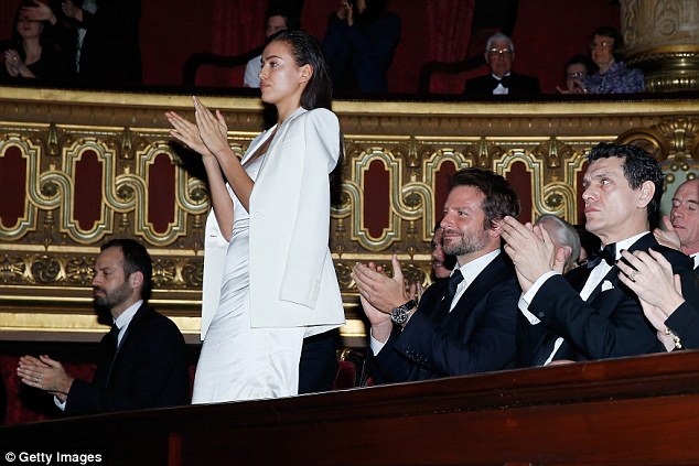 Irina Shayk-Bradley Cooper: Ραντεβού στην Όπερα... [photos] - Φωτογραφία 3