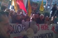 ΛΑΪΚΗ ΕΝΟΤΗΤΑ:Συγκέντρωση διαμαρτυρίας πραγματοποιούν στελέχη και μέλη της Λαϊκής Ενότητας