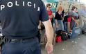 Κοινές περιπολίες Ιταλών και Αλβανών αστυνομικών στην αλβανο-ελληνική μεθόριο για να μην περνούν πρόσφυγες και μετανάστες