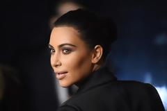 Αυτή είναι η ατημέλητη εμφάνιση της Kim Kardashian με σκισμένο παντελόνι... [photos]