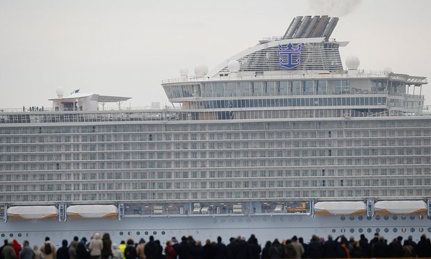 Στην θάλασσα το μεγαλύτερο κρουαζιερόπλοιο του κόσμου - Φωτογραφία 3