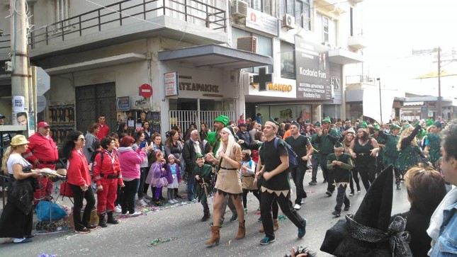 Bullying, σούπερ ήρωες και το… δημοψήφισμα στο Καστρινό Καρναβάλι [photos] - Φωτογραφία 8