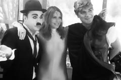 Ποιος Έλληνας celebrity κρύβεται πίσω από αυτή τη μεταμφίεση Τσάρλι Τσάπλιν;