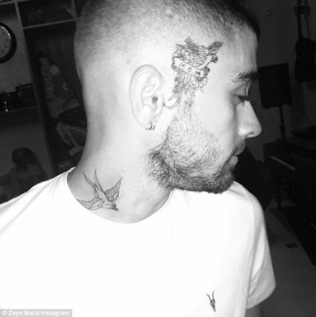 Ποιος πασίγνωστος τραγουδιστής έκανε tattoo στο... πρόσωπο; [photo] - Φωτογραφία 2