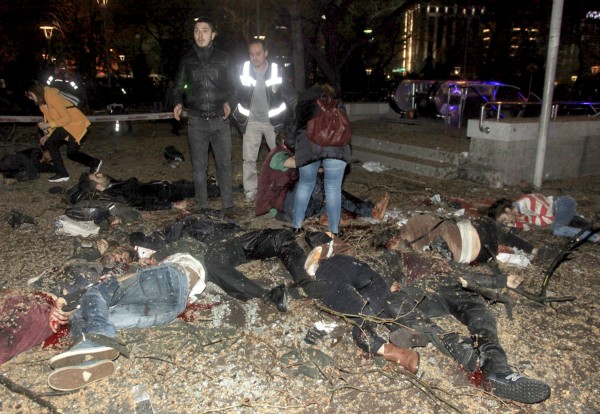 Προσοχή σκληρές εικόνες από το τρομοκρατικό χτύπημα στην Άγκυρα... [photos] - Φωτογραφία 6