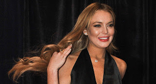 Τι λέει η μαμά της Lindsay Lohan για το νέο της αγόρι; [photos] - Φωτογραφία 1