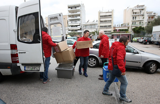 Ο ΘΡΥΛΟΣ ΓΙΟΡΤΑΣΕ ΤΑ ΚΟΥΛΟΥΜΑ ΜΕ ΤΟΥΣ ΠΕΙΡΑΙΩΤΕΣ! (PHOTOS & VIDEO) - Φωτογραφία 2