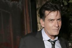 Ξανά στα δικαστήρια ο Charlie Sheen. Τι ζητάει αυτή τη φορά;
