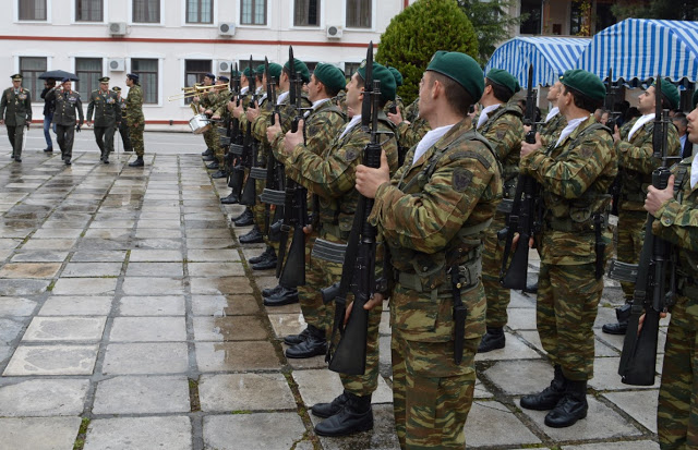 Φωτό και Βίντεο από την τελετή παράδοσης - παραλαβής της Ιης Μεραρχίας Πεζικού - Φωτογραφία 2