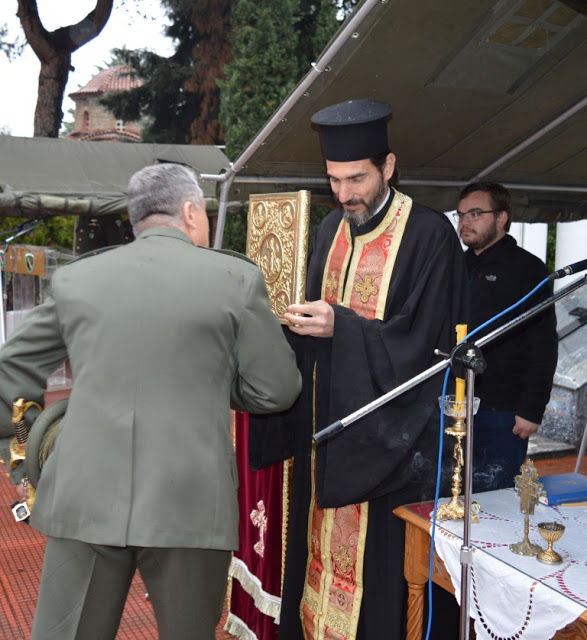 Φωτό και Βίντεο από την τελετή παράδοσης - παραλαβής της Ιης Μεραρχίας Πεζικού - Φωτογραφία 3