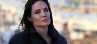 Η Angelina Jolie στη Μυτιλήνη...Τι υποσχέθηκε να κάνει; - Φωτογραφία 1