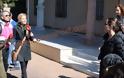 Η Αντζελίνα Τζολί στην Μυτιλήνη: Δείτε πλάνα από την περιοδεία της στην Μυτιλήνη [photos+video] - Φωτογραφία 2