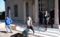 Η Αντζελίνα Τζολί στην Μυτιλήνη: Δείτε πλάνα από την περιοδεία της στην Μυτιλήνη [photos+video] - Φωτογραφία 3