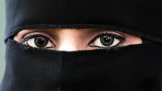 Σοκάρουν οι ανακαλύψεις των επιστημόνων στη Σαουδική Αραβία: Οι γυναίκες έχουν τα ίδια δικαιώματα με... - Φωτογραφία 1