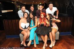 Ξεκατινιάσματα από το Geordie Shore: Το έχει παρακάνει με τις πλαστικές... Ποια reality star καρφώνει τις άλλες; [photos]