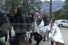 Τα Δολιανά άνοιξαν την αγκαλιά τους στους πρόσφυγες -  Πολλά τα μικρά παιδιά...