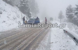 Ευρυτανία: Χωρίς αλυσίδες προς Καρπενήσι - Το έστρωσε και μέσα στην πόλη - Φωτογραφία 1