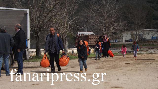 Ομαλή η διαδικασία των προσφύγων στην Φιλιππιάδα - Οι πρώτες αποχωρήσεις [photos] - Φωτογραφία 2