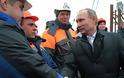 Πούτιν: Κάποιος πρέπει να κρεμαστεί αν δεν είναι έτοιμη η γέφυρα της Κριμαίας