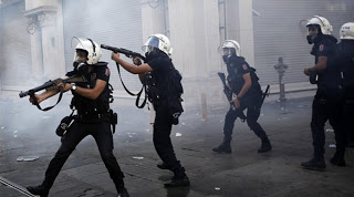 300.000 Τούρκοι αστυνομικοί βγήκαν στους δρόμους για να μην.... - Φωτογραφία 1