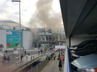 Εικόνες-σοκ από τις εκρήξεις στο αεροδρόμιο στις Βρυξέλλες. Δεκάδες οι νεκροί... [photos] - Φωτογραφία 1