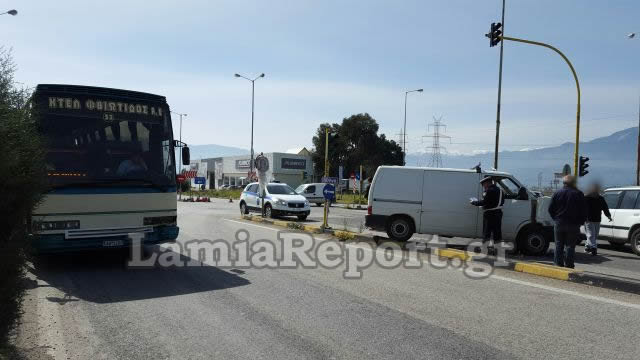 Λαμία: Σοβαρό τροχαίο στην είσοδο της πόλης - Φωτογραφία 5