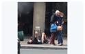 Βρυξέλλες: Ενας ουρλιάζει, δύο χαίρονται που σώθηκαν - Η φωτογραφία που σοκάρει - Φωτογραφία 2