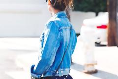 Denim Jackets: Πηγαίνουν με όλα και συμφέρουν (έχουμε αποδείξεις)