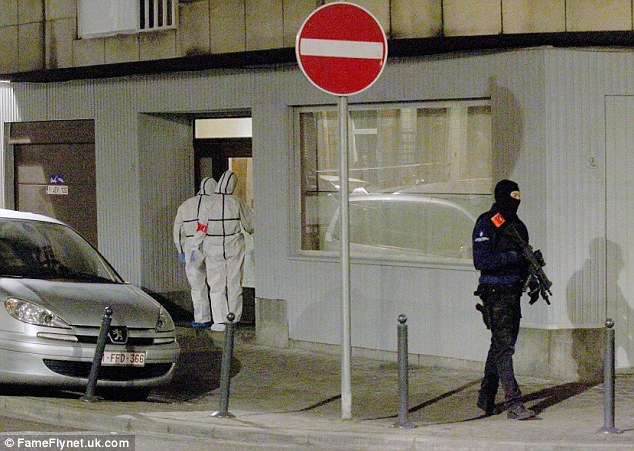 Αποκάλυψη: Εδώ κρυβόταν ο Σαλάχ Αμπντεσλάμ στις Βρυξέλλες. Τι βρήκαν μέσα στο διαμέρισμα; [photos] - Φωτογραφία 2