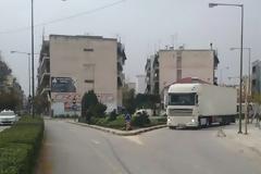 ¨Τρελό φορτηγό αναστάτωσε τα Τρίκαλα