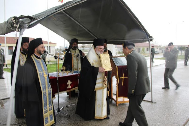 Υπο καταρρακτώδη βροχή η τελετή παράδοσης - παραλαβής Διοίκησης της 30ης Ταξιαρχίας στο Λαγό Διδυμοτείχου - Φωτογραφία 3