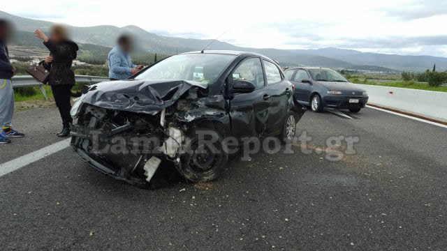 Λαμία: Έσκασε το λάστιχο και δείτε τι έγινε [photos] - Φωτογραφία 3