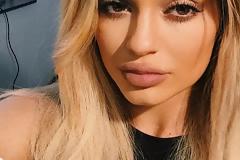 Η Κylie Jenner διασκέδασε έξω με το αγόρι της... [photos]