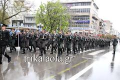 Βροχή και κρύο στη σημερινή παρέλαση της 25ης Μαρτίου στα Τρίκαλα... [photos]