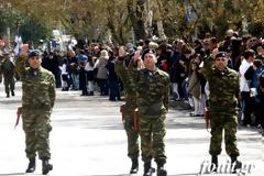 Η στρατιωτική παρέλαση της 25η Μαρτίου στην Καστοριά (φωτογραφίες – βίντεο)