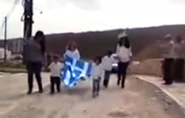 ΣΥΓΚΙΝΟΥΝ: ΑΥΤΟΙ είναι οι περήφανοι 4 μαθητές που παρέλασαν στη Γαύδο... [video] - Φωτογραφία 1