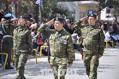 Φωτό από τη στρατιωτική παρέλαση στη Χίο